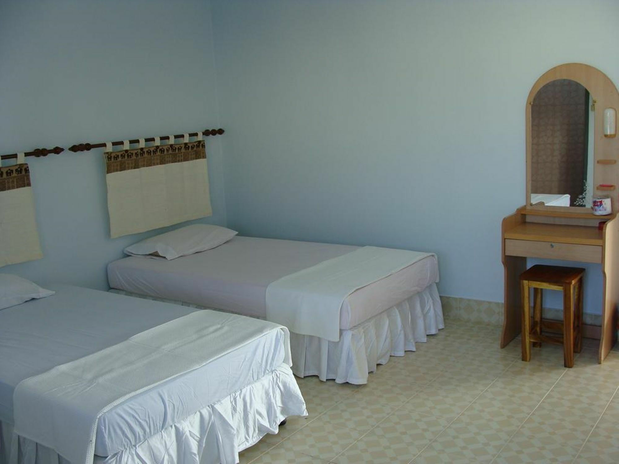 Fame Guesthouse Чумфон Екстериор снимка